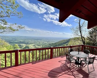 Mountain Top Retreat With Panoramic Views Just Off The Blue Ridge Parkway! - Hillsville - Balkon