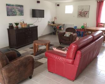 Spacious and comfortable house, 4 bedrooms. - Châtel-sur-Moselle - Sala de estar
