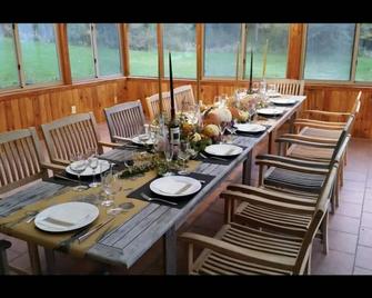 Spectacular all seasons, well equipped, private retreat with stunning views. - Chatham - Restaurant