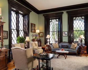 Inn at Woodhaven-In the Heart of the Bourbon Trail-Over 12 Distilleries Nearby - Louisville - Lounge