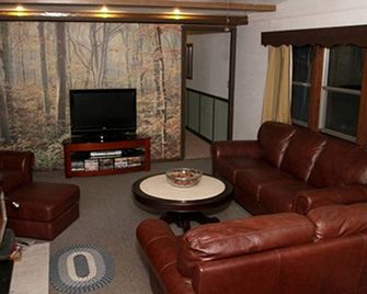 Secluded Mountain Cabin In The Quiet Woo - Douglas - Huiskamer