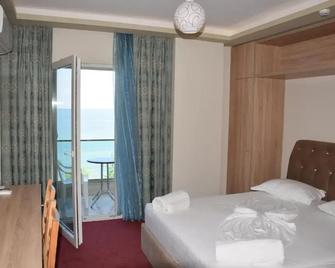 Hotel Pogradeci 2 - Pogradec - Habitación