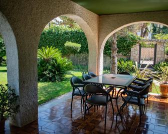 Casa Les Garroferes for 20 people - Chiva - Patio