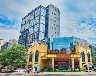 Vienna International Hotel (Mount Emei Crystal Plaza Hotel) - Leshan - Edificio
