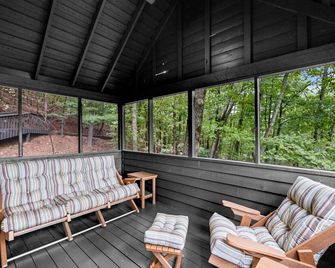 Rustic Charm with a Mountain View - Dawsonville - Balcony