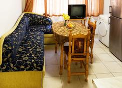 Samuil Apartments - Burgas - Dining room