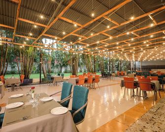 Yatri Niwas By Hotel Suraj Inn - Silvassa - Restaurant