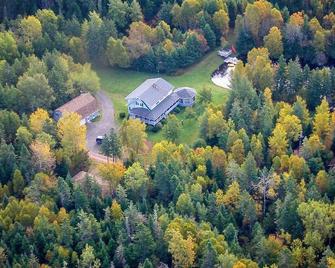 Cuddle Doon -1 Bedroom Cottage Forest & Lake Pei Cottages - Murray Harbour - Vista del exterior