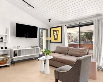 Gavilon Aspen Studio - Aspen - Living room