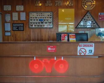 OYO 89577 Kristal Hotel - Keningau - Front desk