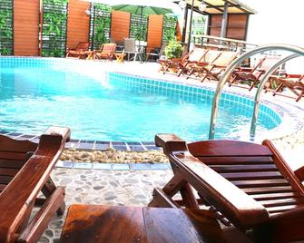 Mali Namphu Hotel - Vientiane - Piscina