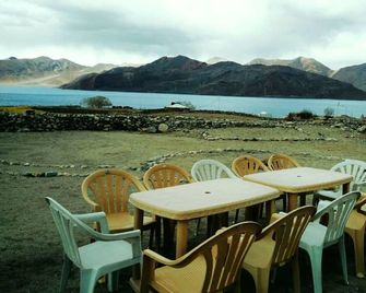 Pangong Delight Camps and Cottages - Spangmik - Patio