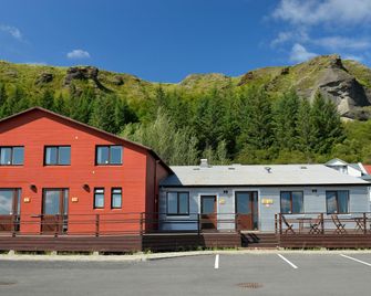 Klausturhof Guesthouse - Kirkjubaejarklaustur - Edificio