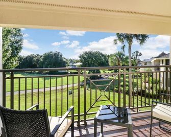 Saddlebrook Golf Course view Condo with Kitchen - Wesley Chapel - Balkon