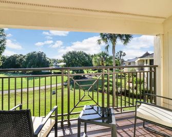 Saddlebrook Golf Course view Condo with Kitchen - Wesley Chapel - Balkon