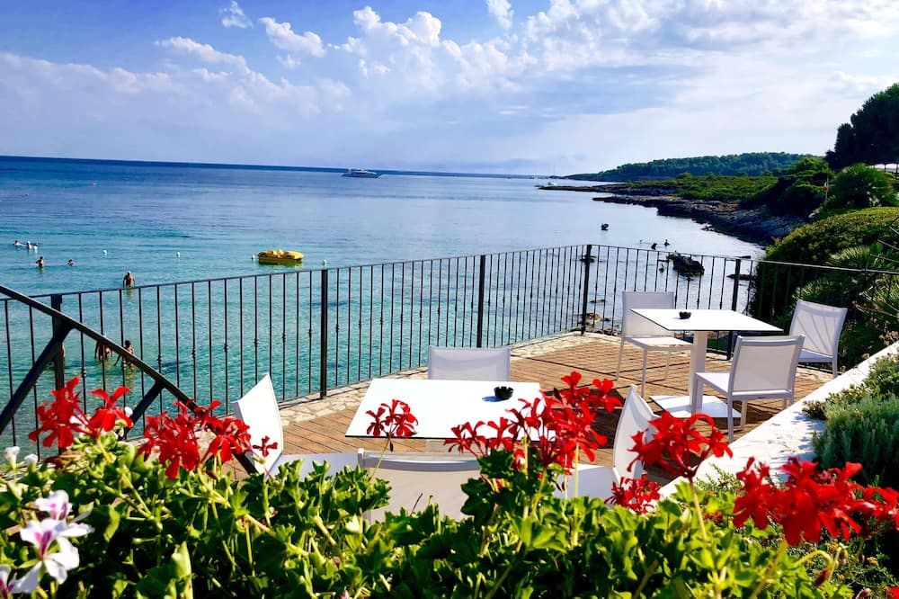 هوتل بونتا نيجرا