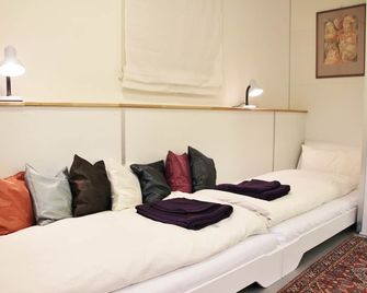 Ideal for couples for long and short term rental ,, special rates for long term rental - מינכן - חדר שינה