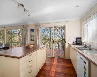 Aqua Vista - Smiths Lake - Kitchen