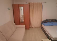 Causey three bed apartment - Bečići - Schlafzimmer