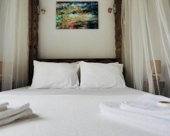 Bozcaada Iris Hotel - Bozcaada - Habitación