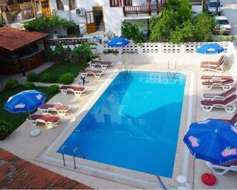 Halis Han Hotel - Akyaka - Piscina