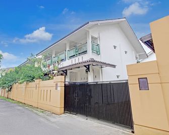 Hotel O Guest House Sakinah - Purwokerto - Будівля