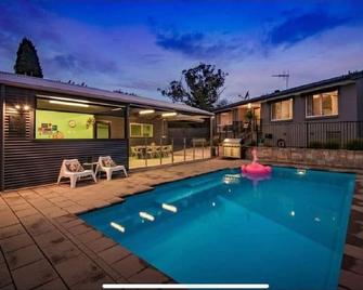 Resort style home pool spa sauna - Phillip - Pool