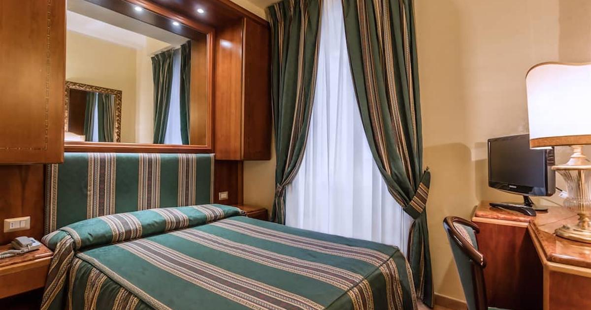 raeli hotel noto reviews