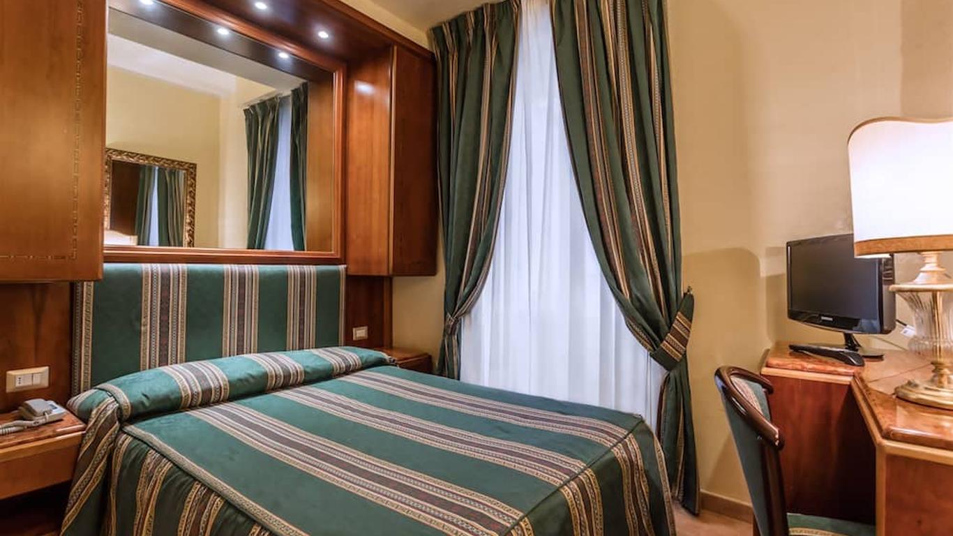 رايلي هوتل نوتو