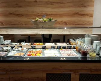 Oberhausen - Oberhausen (Nordrhein-Westfalen) - Buffet