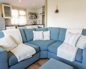 Chalet 216- The Beach Retreat - Padstow - Living room