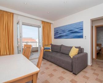 Apartments Antonio - Tučepi - Wohnzimmer