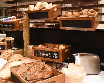 Holiday Inn Cottbus by IHG - Cottbus - Buffet
