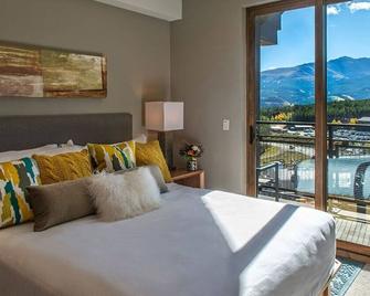 Luxurious ski-in/ski-outslope side & just steps from Colorado SuperChair - 布雷肯里奇 - 臥室