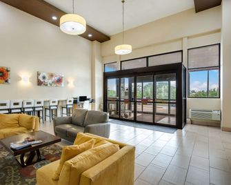 Best Western Waukesha Grand - Pewaukee - Sala de estar