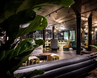 Motel One Antwerp - Antwerp - Building