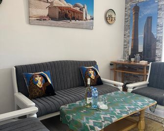 Cityluxe Apartments - Bukhara - Living room