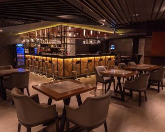 Coro Hotel - Manila - Bar