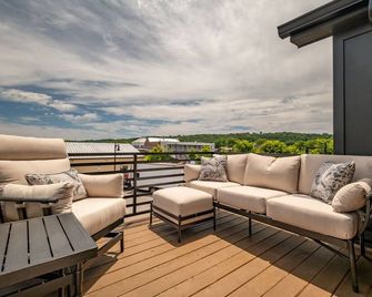 5 Star Flat in Downtown Trussville - Trussville - Balcony