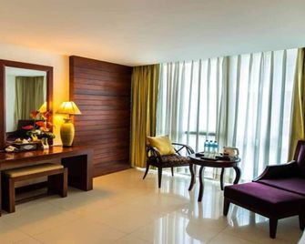 Sabaidee@Lao Hotel Vientiane - Vientiane - Living room