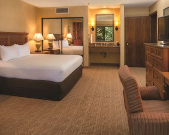 DoubleTree by Hilton Seattle-Airport - SeaTac - Bedroom