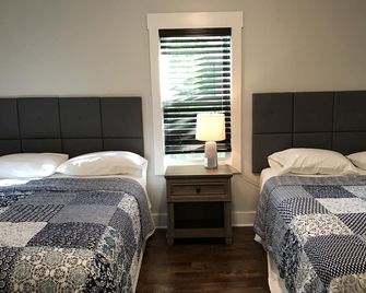 Downtown Lake Geneva Sleeps 14 - Lake Geneva - Slaapkamer