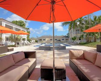 Silk Cotton Villas - Nassau - Pool