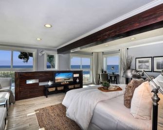 Villa Laguna -- ocean views, walkable, and new - Laguna Beach - Bedroom