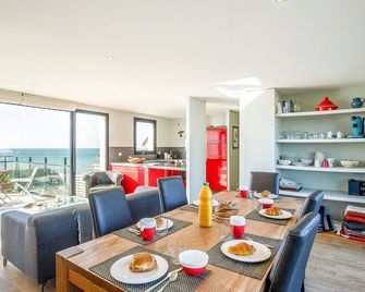 Holiday Home La Villa Marine by Interhome - Plouescat - Comedor
