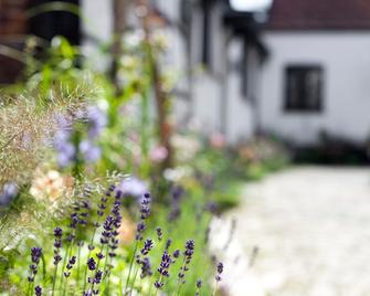 The Crown - Amersham - Building