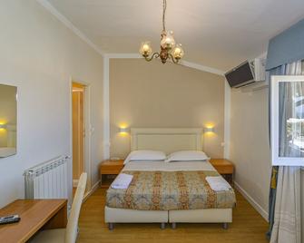 Hotel La Pace - Viareggio - Camera da letto