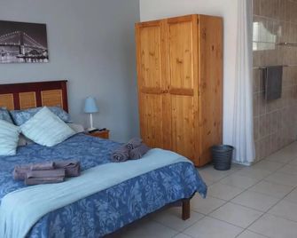 Heron Place sunny self-catering garden flatlet - Port Alfred