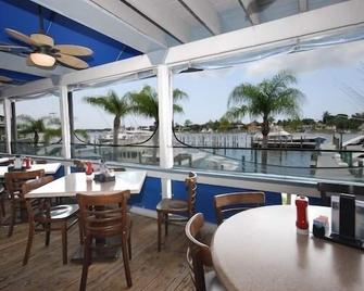 Pirate's Cove Resort & Marina - Stuart - Restaurante