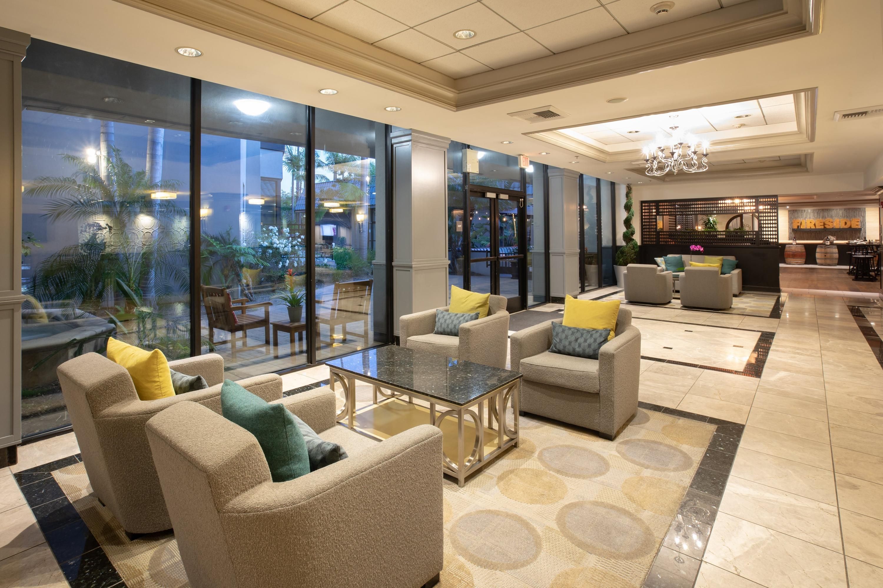 Crowne Plaza Costa Mesa Orange County By IHG - קוסטה מסה - לובי